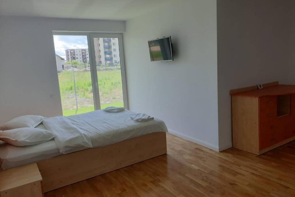 Garden Leisure Apartments Brasov Bagian luar foto